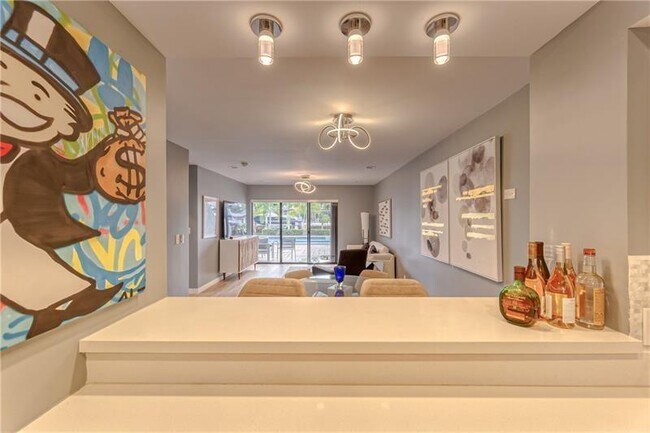 Foto del edificio - 2713 NE 15th St