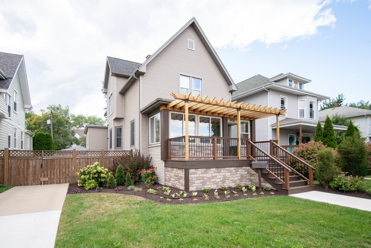 Foto principal - 3436 Wesley Ave