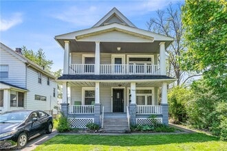 Building Photo - 9404 Cardwell Ave