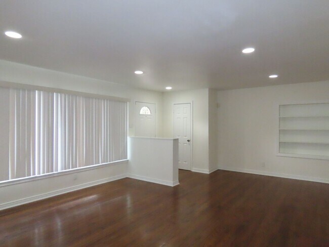 Foto del edificio - Recently Remodeled 4 Bedroom, 2 bath Home ...