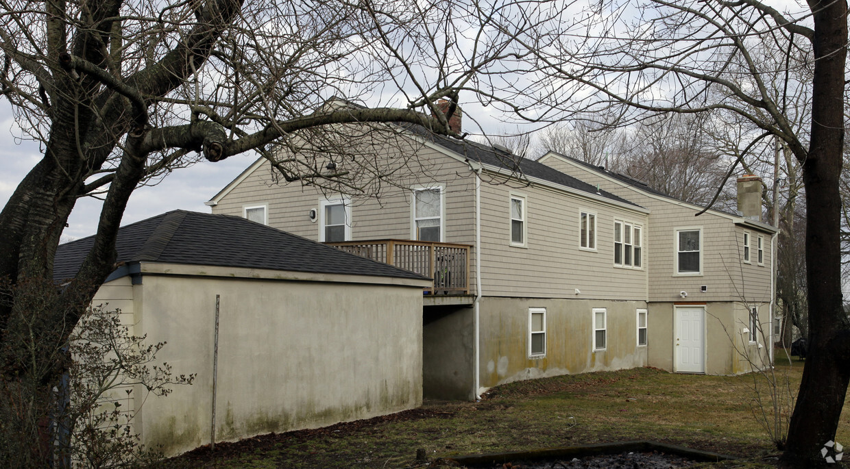 Building Photo - 116 Girard Ave