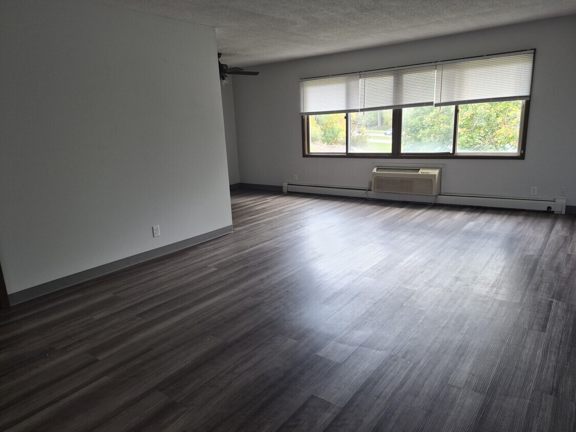 Foto principal - 1715 Edgewood Dr NW