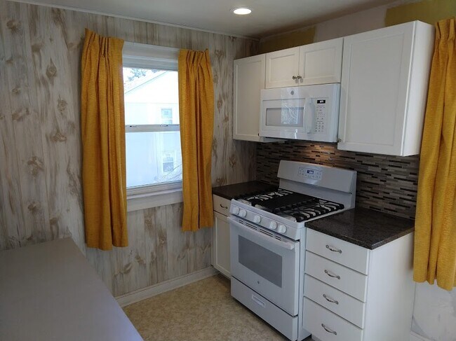 Foto del edificio - 526 Pingree Ave