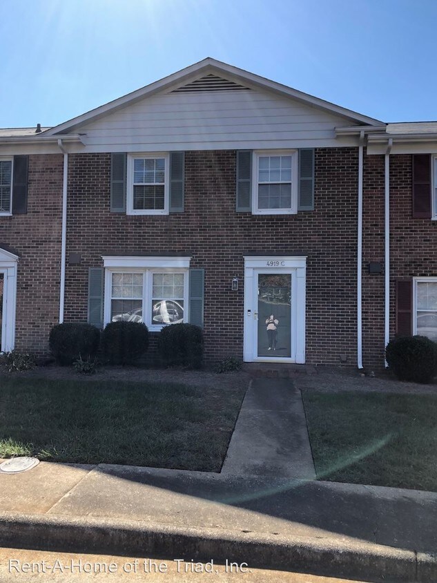 Primary Photo - 3 br, 2.5 bath House - 4919-C Tower Road