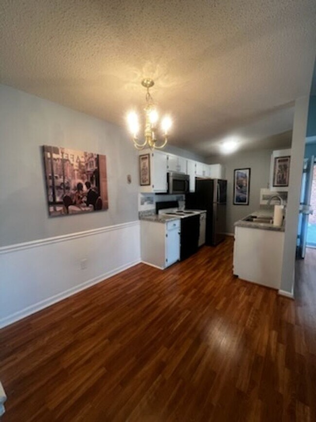 Foto del edificio - New Home for Rent