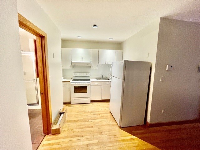 Building Photo - 5 Thacher Ct