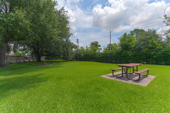 Foto del edificio - Garden Lane Apartment Homes