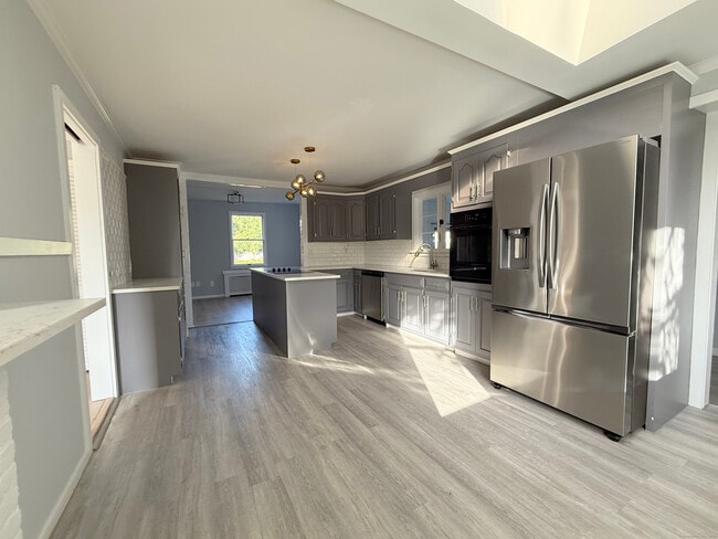 Building Photo - 3 George St