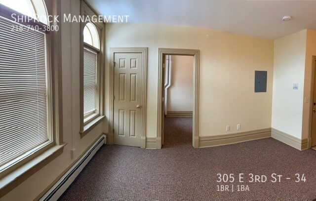 Building Photo - 305 E 3rd St