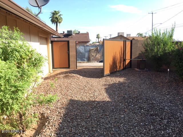 Building Photo - 1904 W Palm Ln