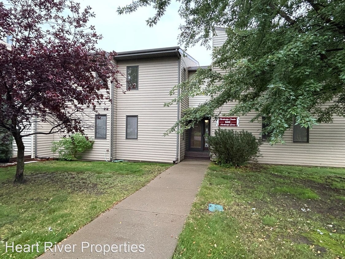 2 br, 1 bath House 940 17th St E 106 House Rental in Dickinson, ND