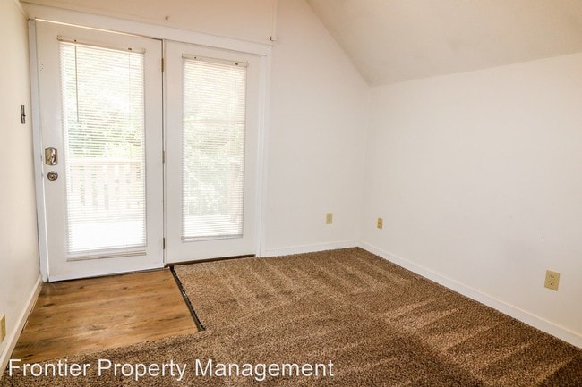 Building Photo - 1100 Garden Way