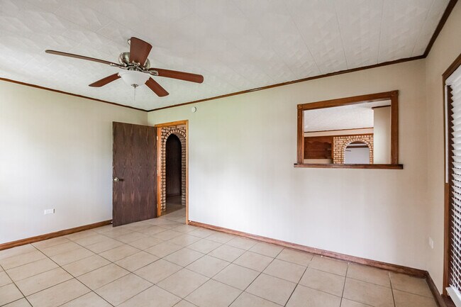 Foto del edificio - 246 Guidry St