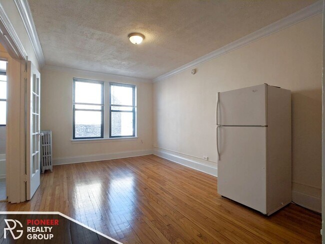 Foto del edificio - 2715 N Milwaukee Ave