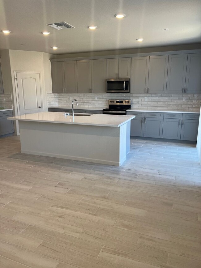 Building Photo - Brand New in Elk Grove