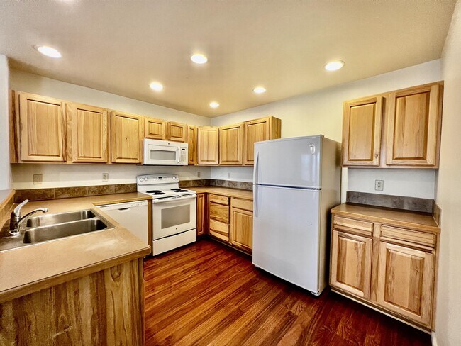 Building Photo - 3139D Fen Way