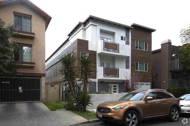 Building Photo - 22425 Del Valle St