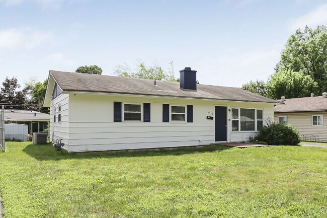 Foto del edificio - 3BR Ranch Home | Fenced Yard | Attached Garage | Reynoldsburg