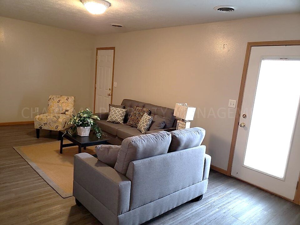 Foto principal - 300 Scott Pl