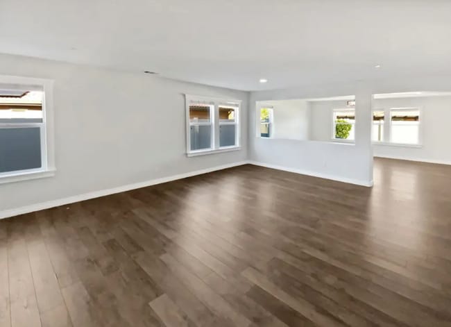 Foto del edificio - 31846 Victoria Pl