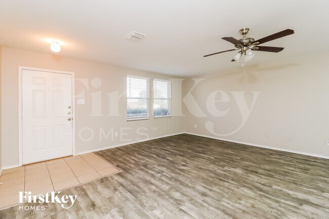 Building Photo - 1413 Erin Ct