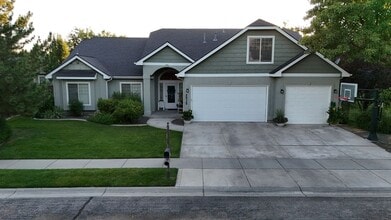 Building Photo - 5535 N Lolo Pass Ave