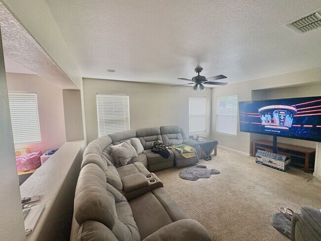 Building Photo - 10960 Woolwich Way