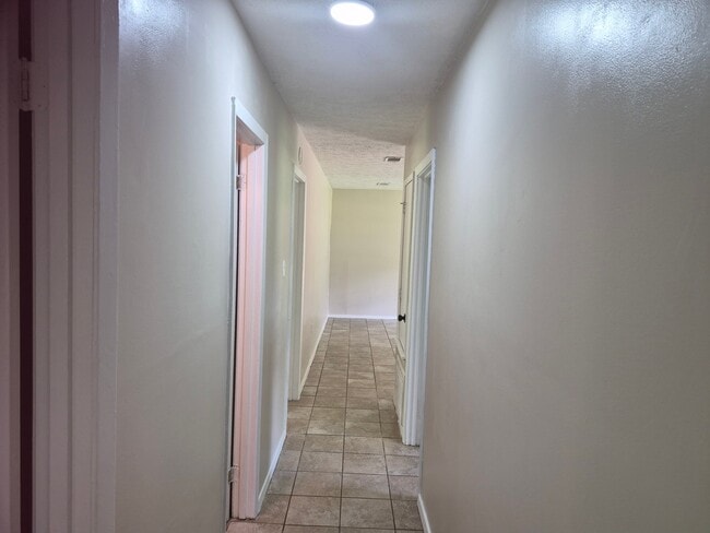 Building Photo - 5629 Queen Mary Ln