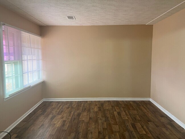 Building Photo - Full Mother in Law Suite Included