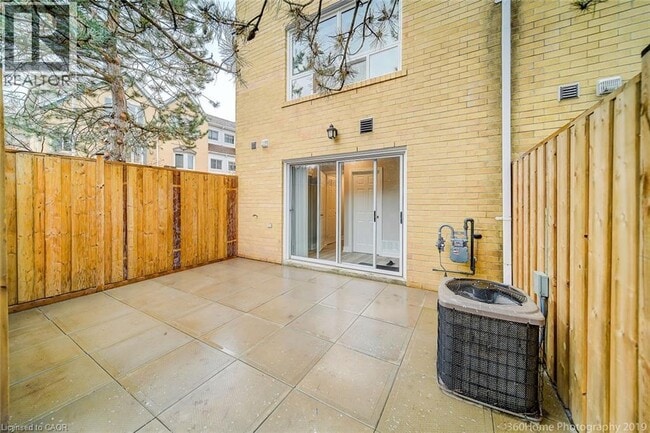 Building Photo - 2300 Brays Ln