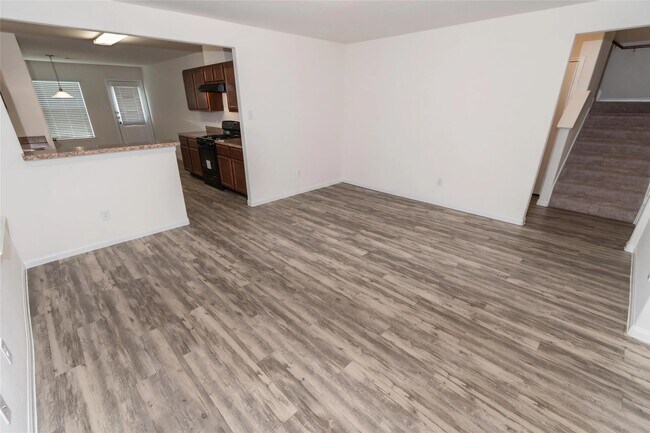 Foto del edificio - 3030 Junction Dr