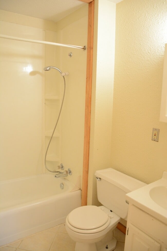 Foto del edificio - 2035 Tecumseh Rd