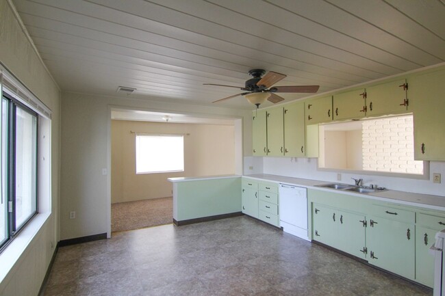 Building Photo - MOVE IN SPECIALL!!! $500 OFF FIRST MONTH"S...