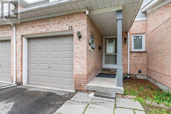 Building Photo - 13 Wickstead Ct
