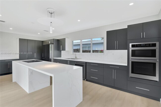 Foto del edificio - 1720 SW 23rd Ave