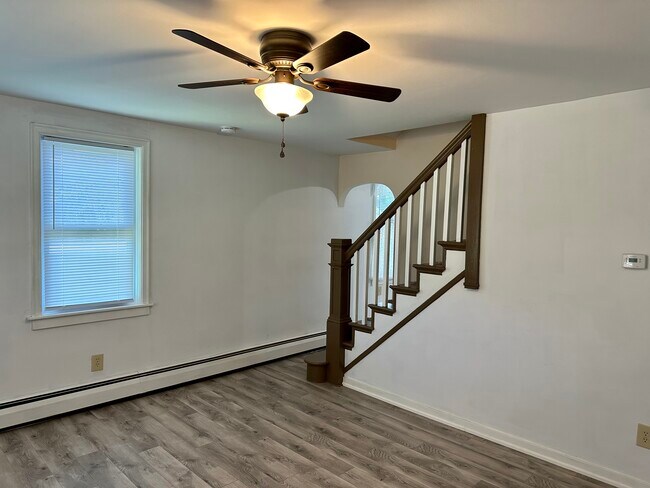 Building Photo - 147 Bowers Rd