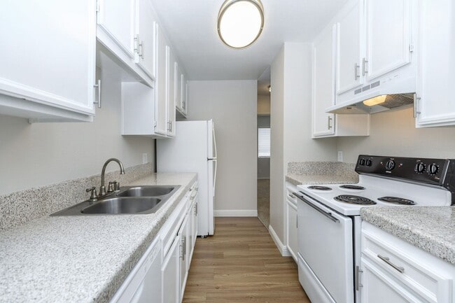 Foto del interior - North Bonita Racquet Club, LLC d/b/a North Bonita Apartments