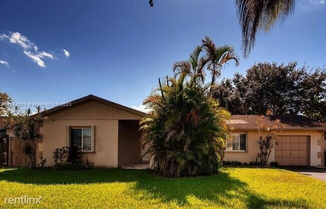 Foto del edificio - 3 br, 2 bath House - 12480 SW 11th Ct # 0