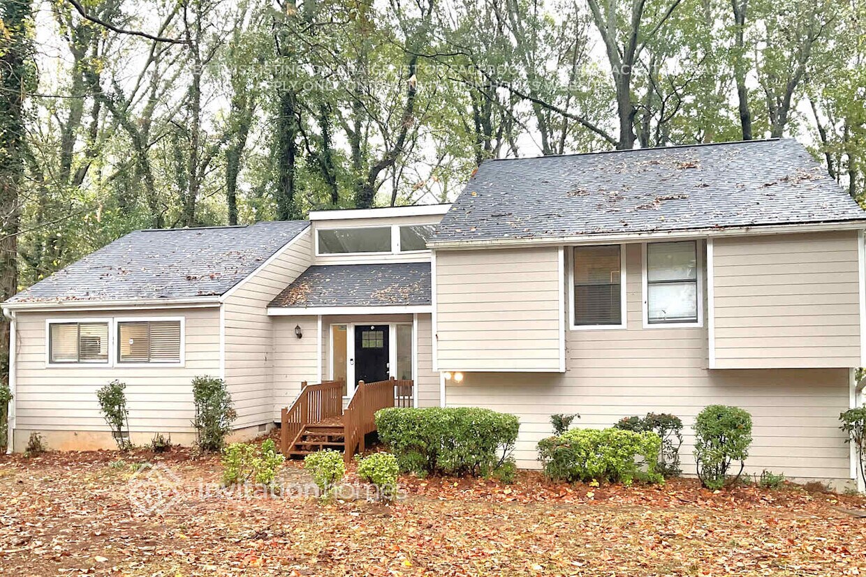 Primary Photo - 5001 Post Rd Pass