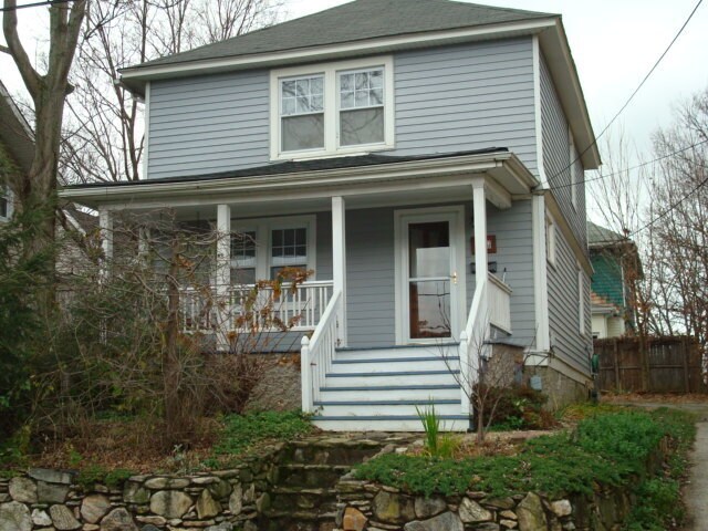 Primary Photo - Super Convenient to Downtown, 2 Bedroom/1 ...