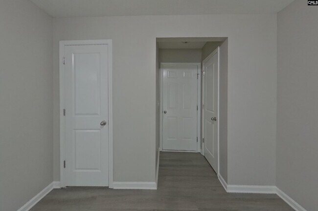 Foto del edificio - 344 Longfellows Ln