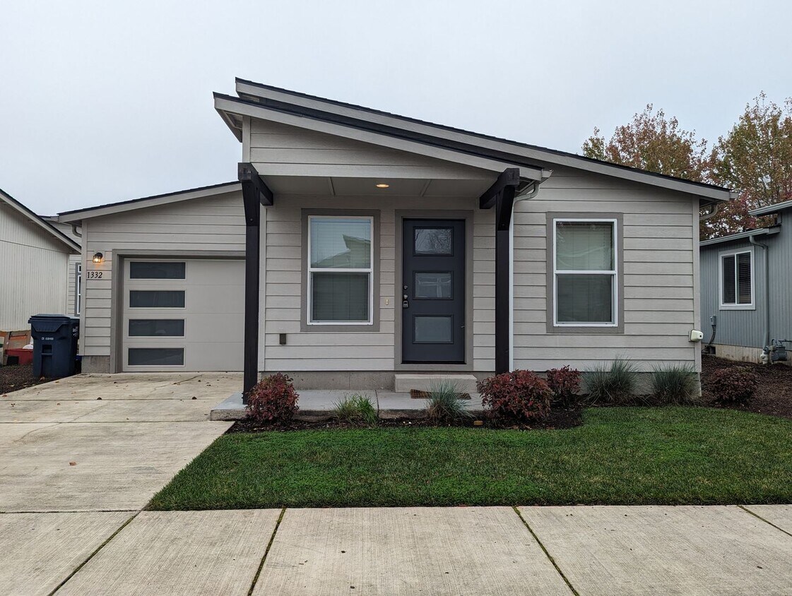Foto principal - Modern 2 Bedroom Tiny Home- Near Walnut Gr...