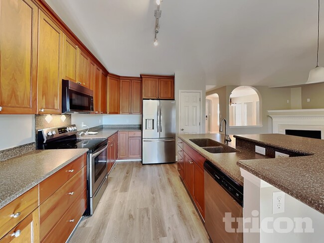 Building Photo - 3009 Softwind Dr