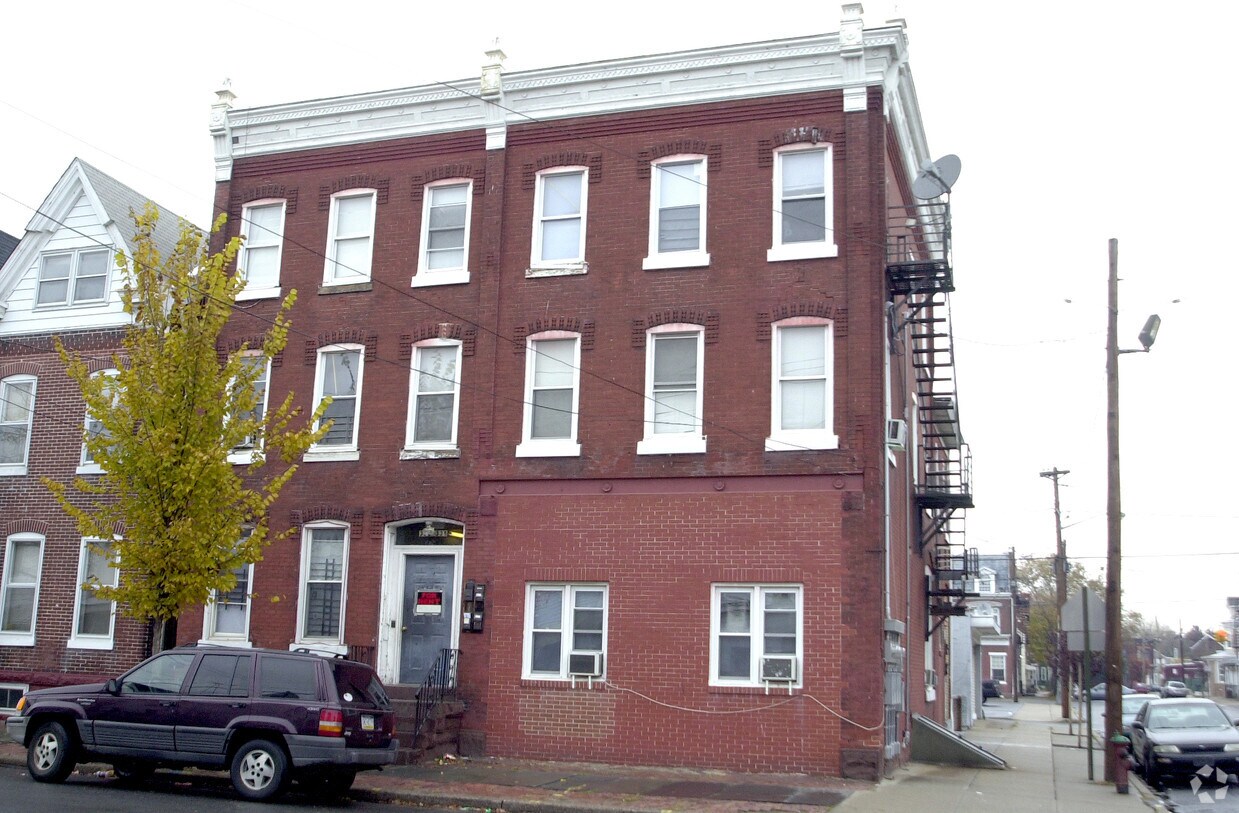 Foto del edificio - 336 Genesee St