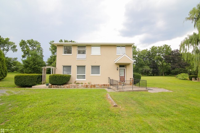 Building Photo - 3305 Municipal Dr