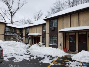 Building Photo - 198 Bradley Ave