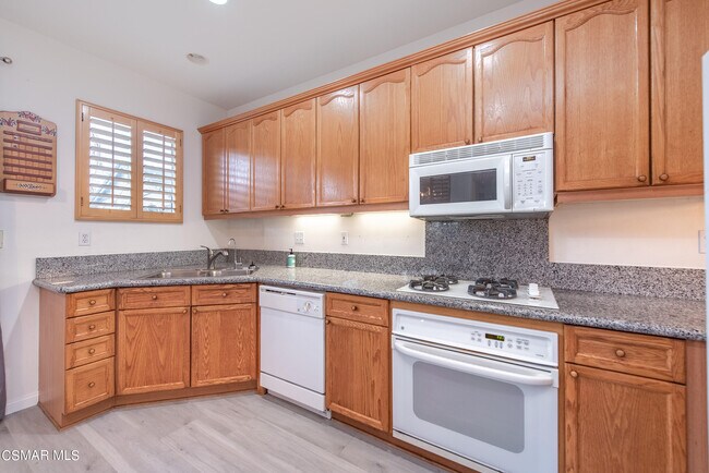 Foto del edificio - 1751 Tallowberry Ln