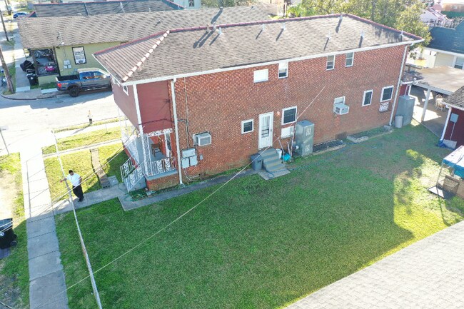 Foto del edificio - 2400 Annette St