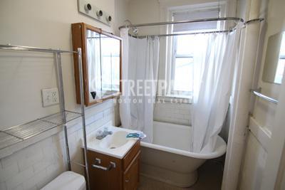 Building Photo - bedroom in Boston MA 02215