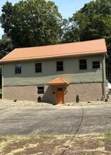 Building Photo - 1100 Valley Club Rd